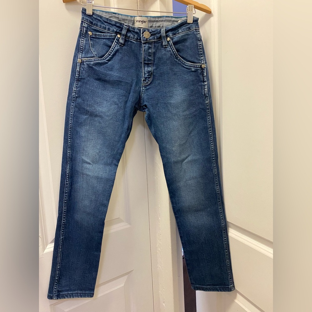 Wrangler Women's Slim Straight Medium Blue Jeans